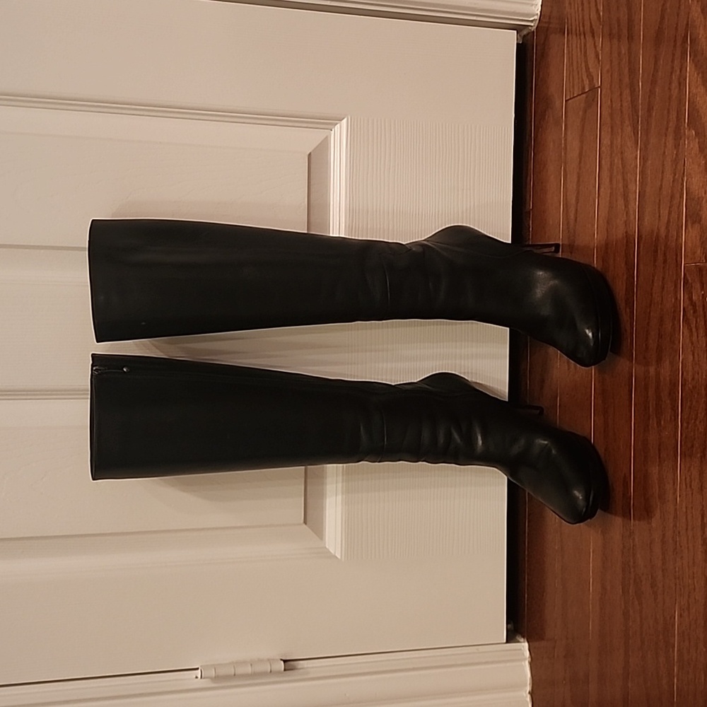 Via Spiga Tall Boots, size 7 1/2, Full Leather, Black